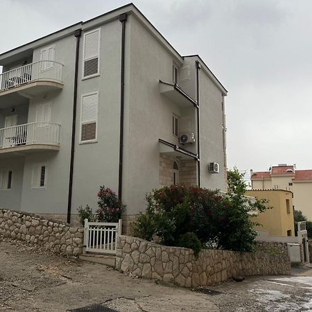 House 100M From The Beach With Free Parking And Breakfast Baška Voda Esterno foto
