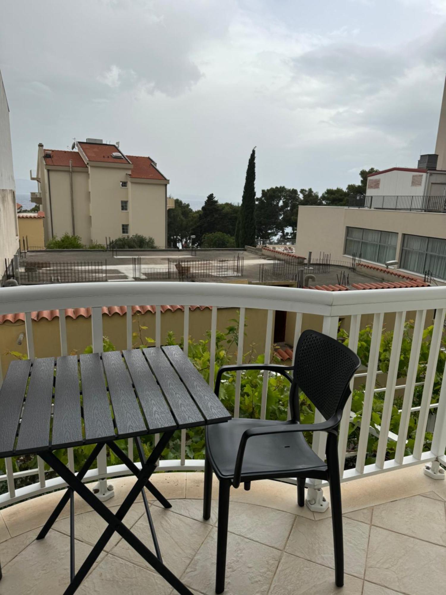 House 100M From The Beach With Free Parking And Breakfast Baška Voda Esterno foto