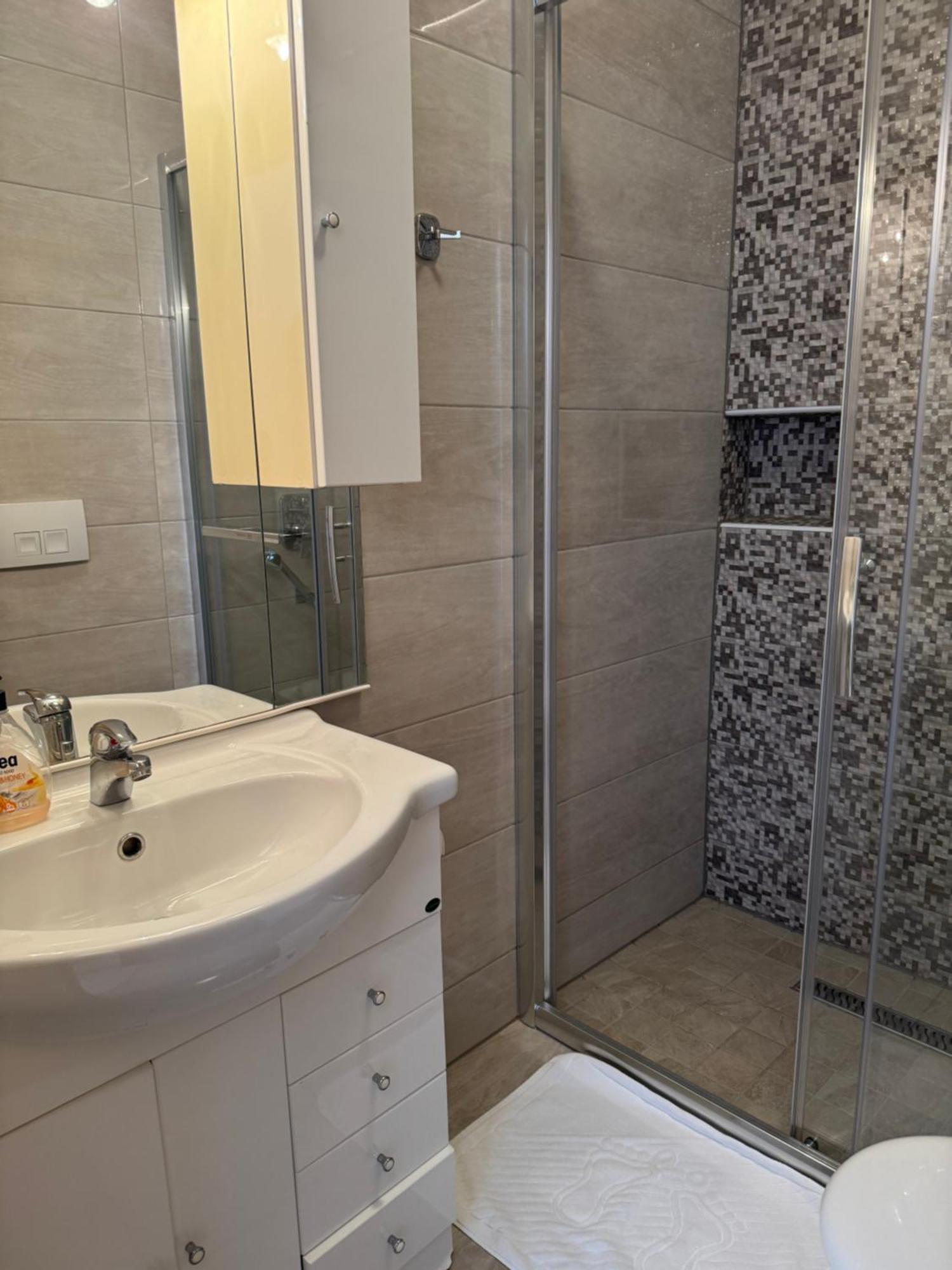 House 100M From The Beach With Free Parking And Breakfast Baška Voda Esterno foto