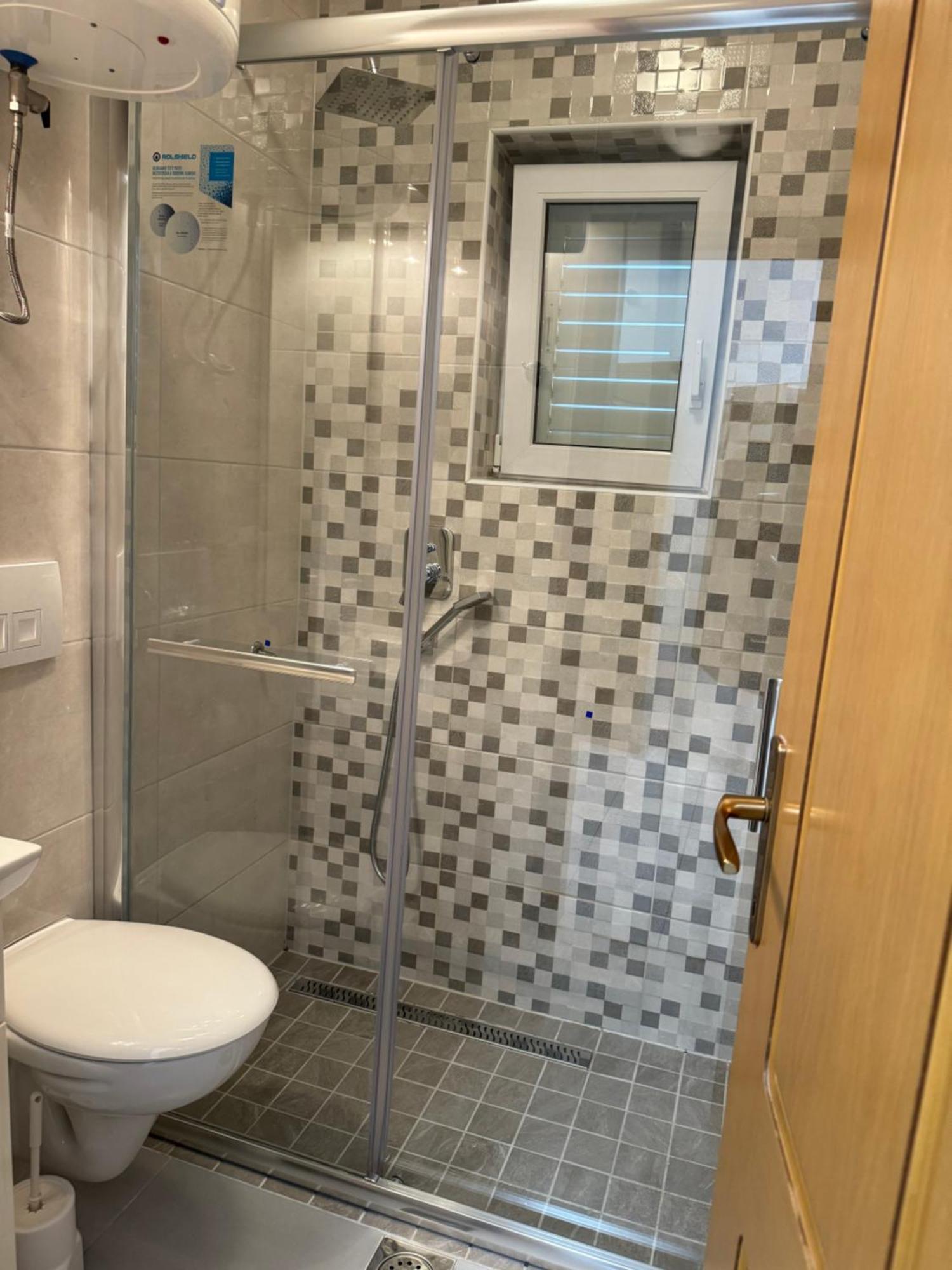 House 100M From The Beach With Free Parking And Breakfast Baška Voda Esterno foto