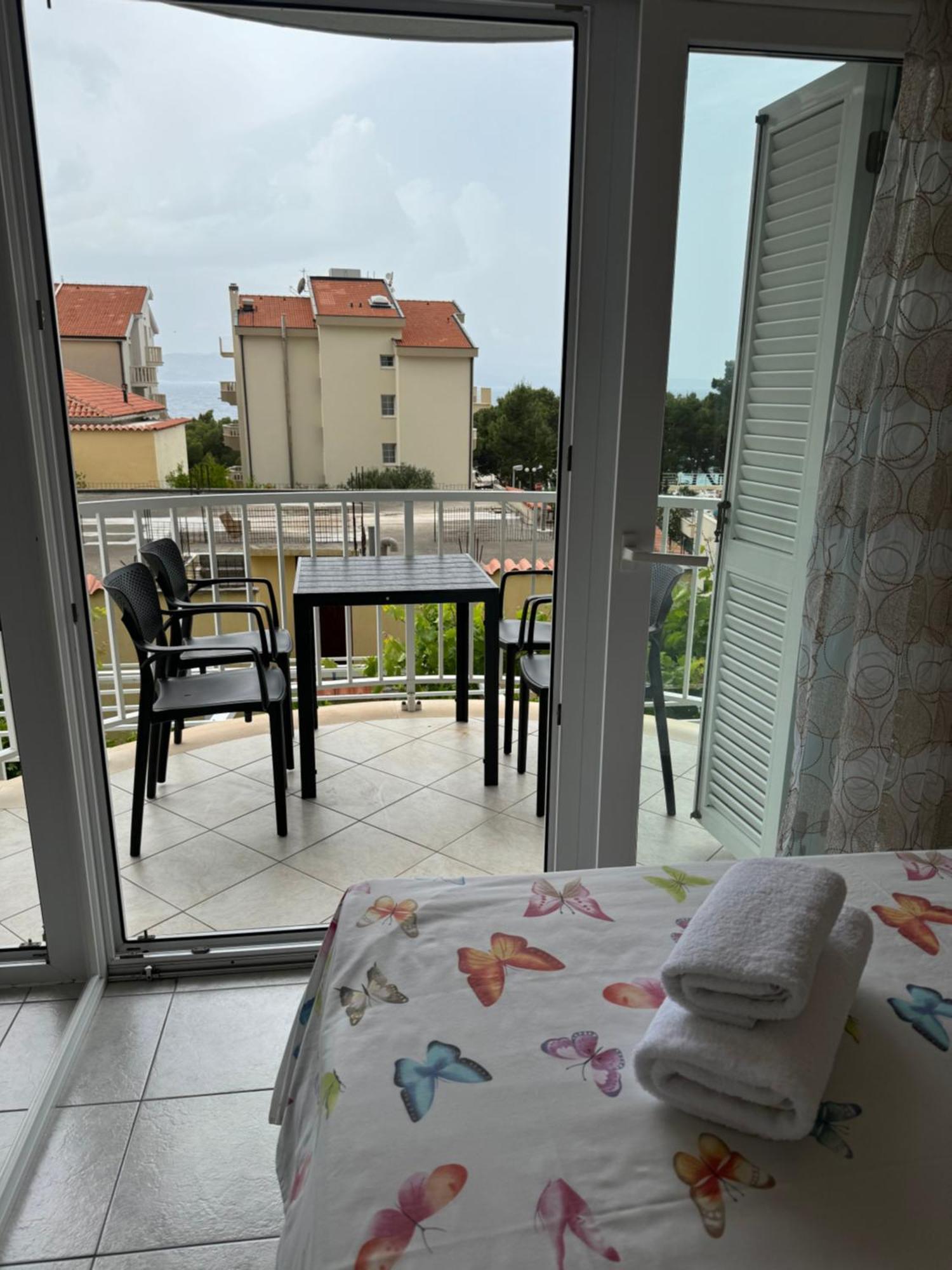 House 100M From The Beach With Free Parking And Breakfast Baška Voda Esterno foto